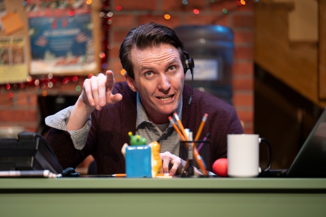 A Michelin star performance by Andrew MacDonald-Smith in Fully Committed, at Teatro Live!, a review, Theater News A Michelin star performance by Andrew MacDonald-Smith in Fully Committed, at Teatro Live!, a review, Theater News